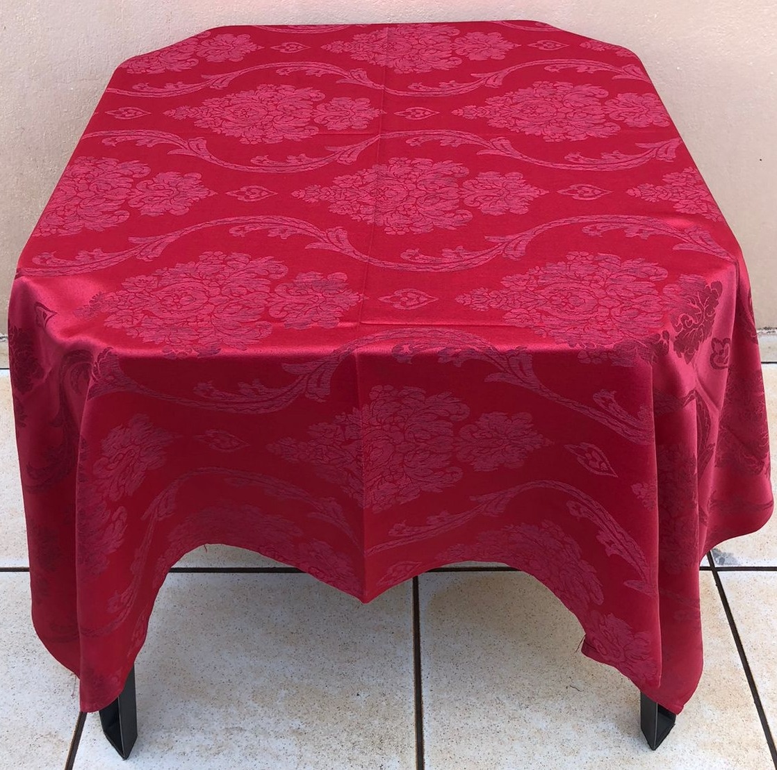 Forro Quadrado Vermelho Adamascado 140X140 - FOCUSEVENTOSJATAI