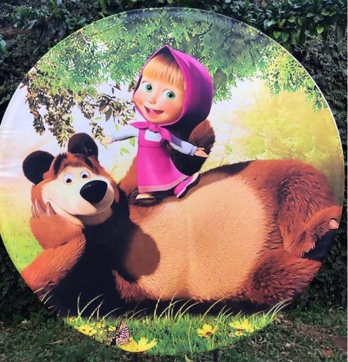 Masha E Urso Deitado Painel Redondo 150Cm - FOCUSEVENTOSJATAI