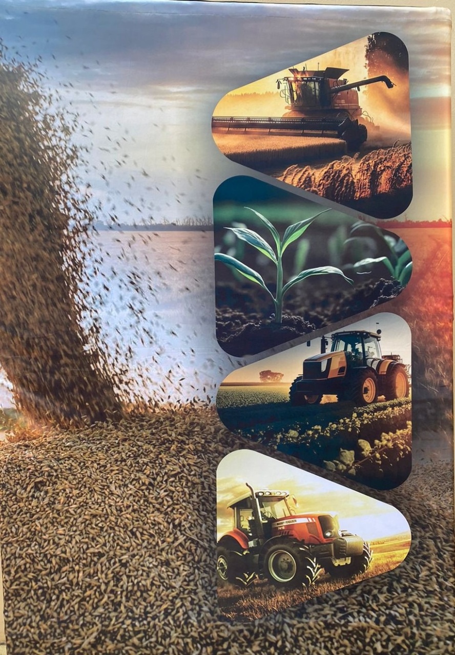 Trator Valtra Agro Plantação Painel Retangular 220X150Cm Fundo Preto Liso 26 - FOCUSEVENTOSJATAI