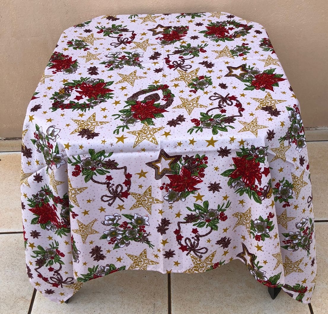 Forro Quadrado Natal Estrelinha Dourado Oxford 140X140Cm - FOCUSEVENTOSJATAI