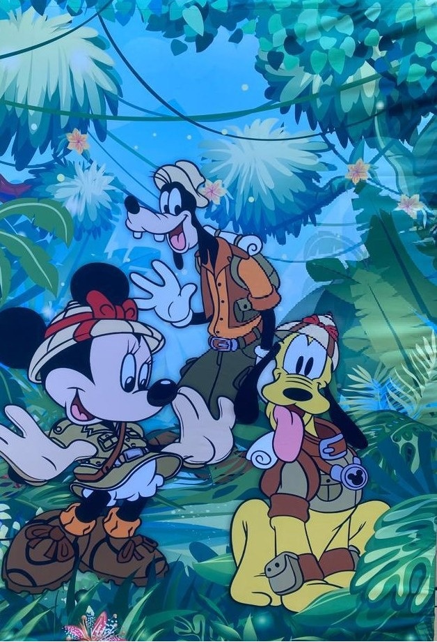 Mickey Safari Pateta E Donald Painel Retangular 220X150Cm Fundo Verde Bandeira 01 - FOCUSEVENTOSJATAI