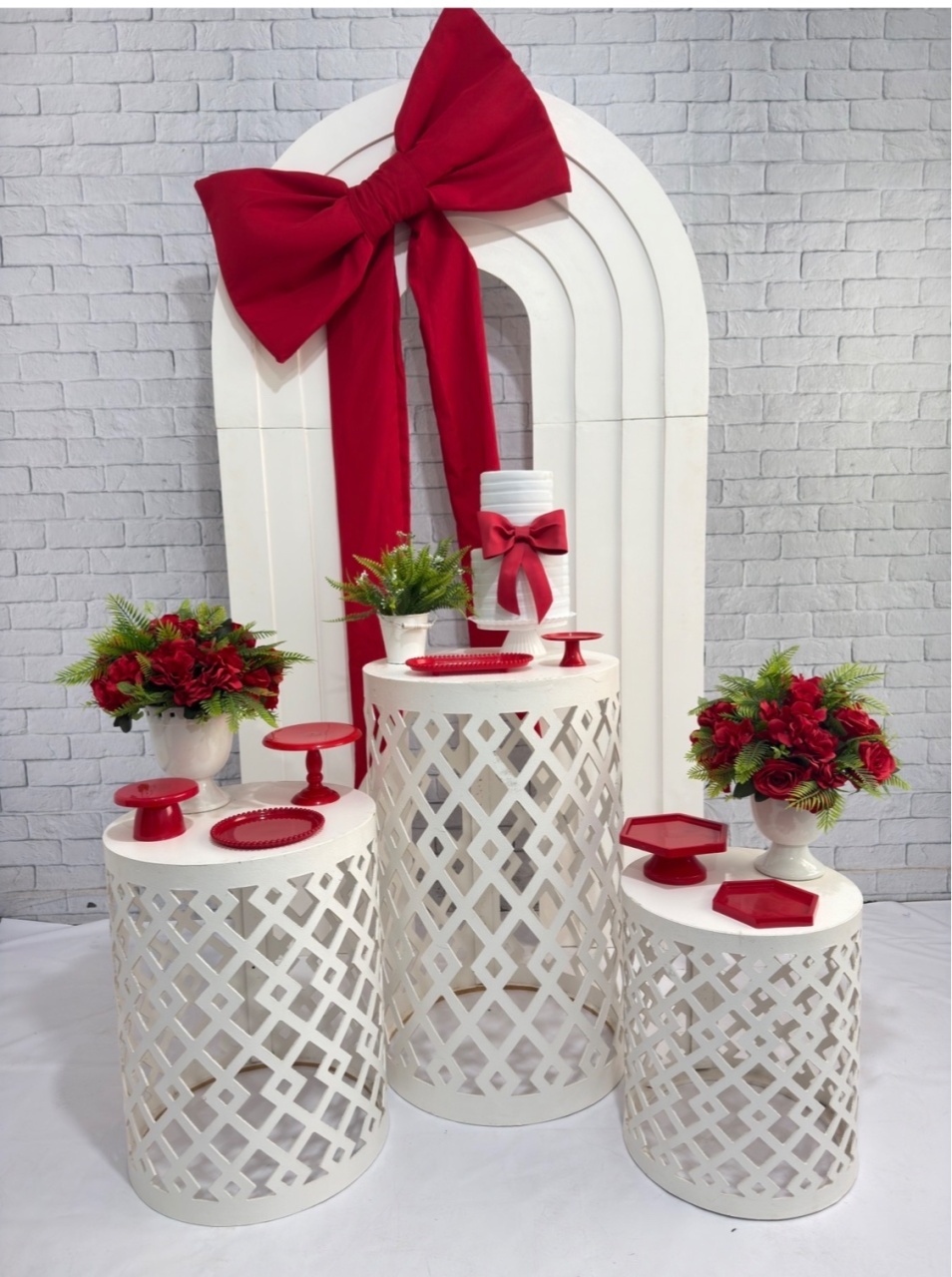 Laço Vermelho 2 - Top Demais Decorações e Locações 