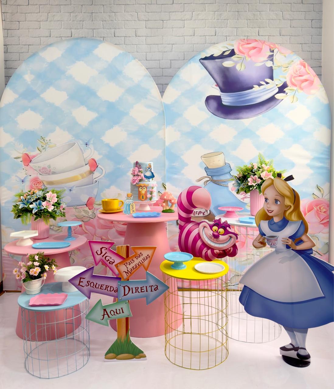 Alice 1 - Top Demais Decorações e Locações 