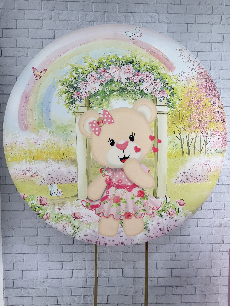 Capa Ursa No Jardim  - Top Demais Decorações e Locações 