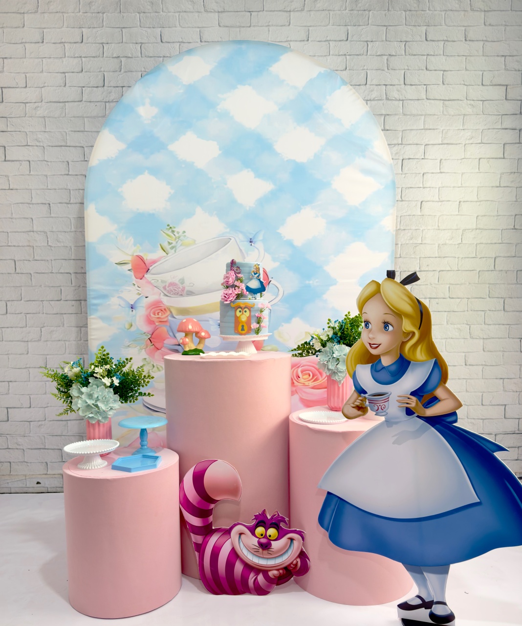 Alice 3 - Top Demais Decorações e Locações 