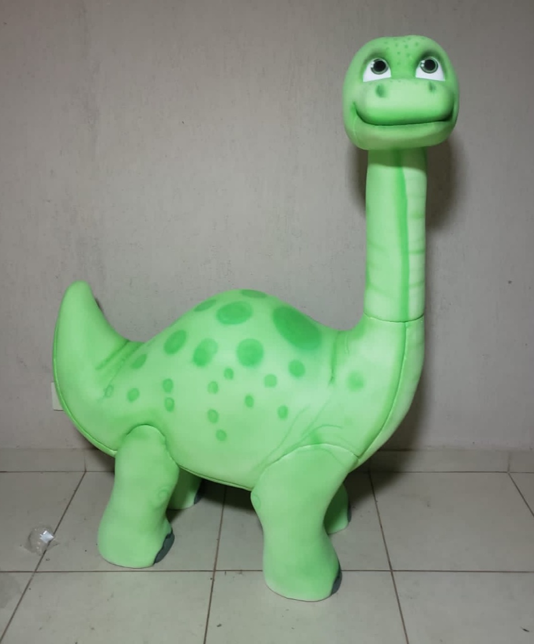 Dinossauro Baby Verde - Top Demais Decorações e Locações 