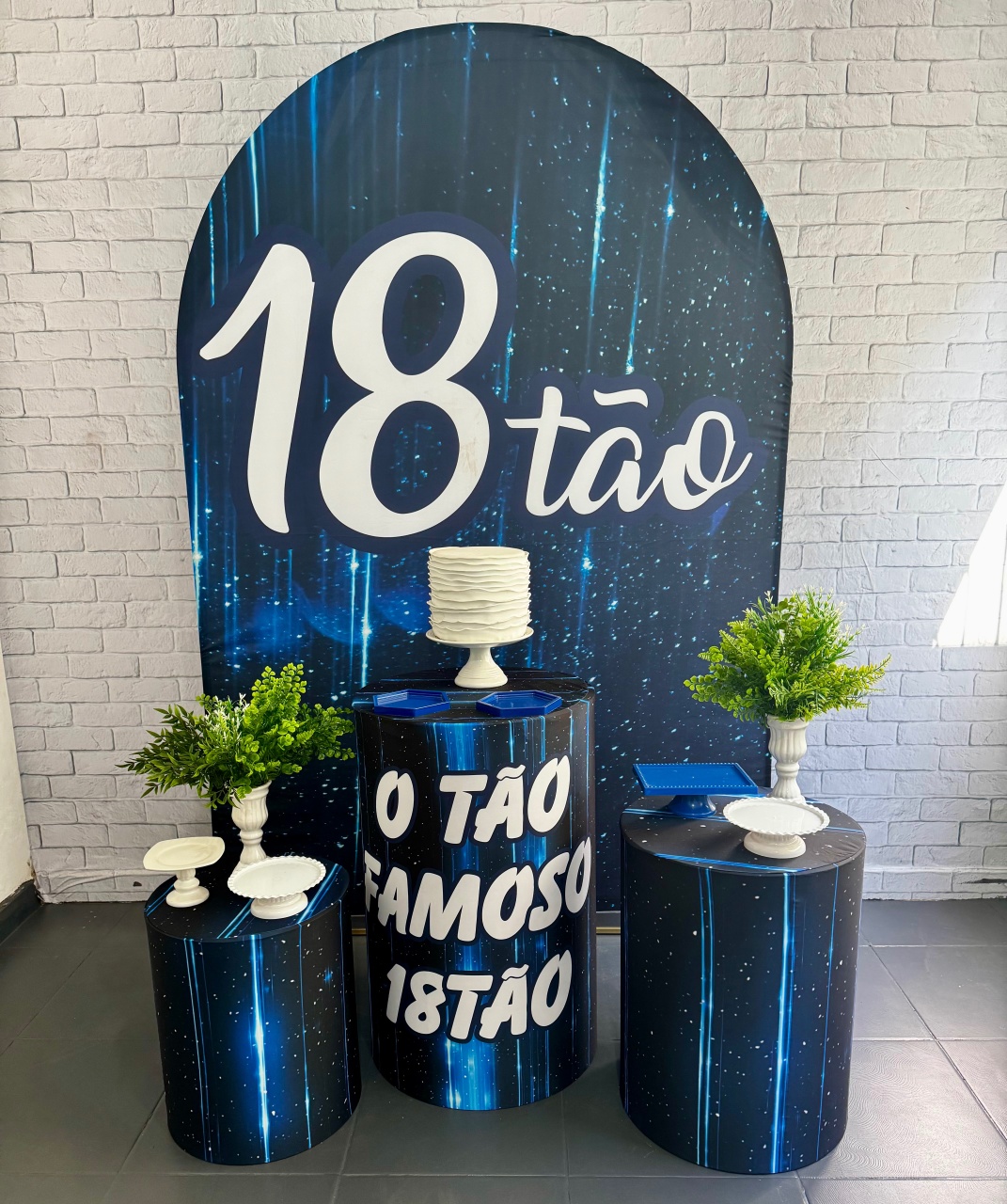 18 Anos - Top Demais Decorações e Locações 