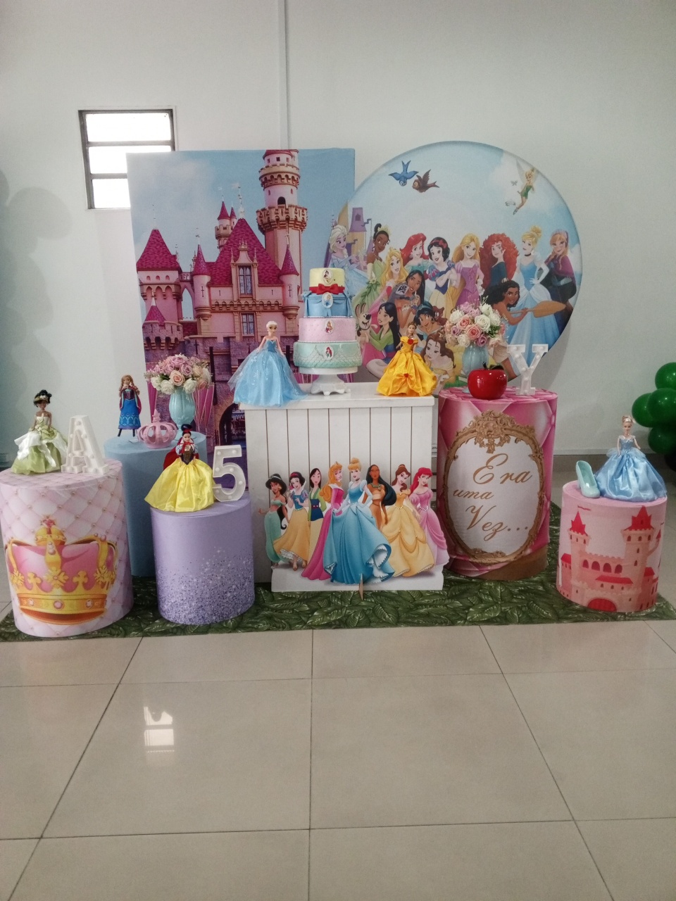 As Princesas - Yéia Festas Ltda